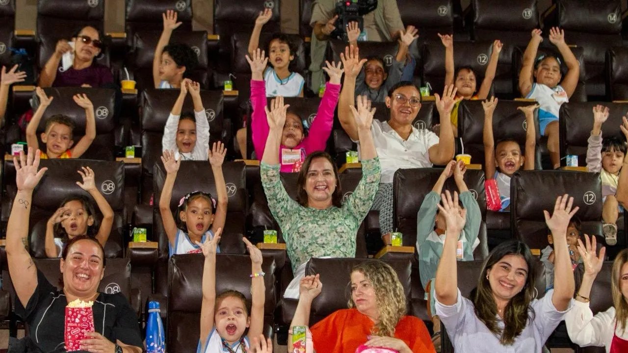 100 crianças da Rede Municipal de Ensino vivem experiência de manhã especial de cinema